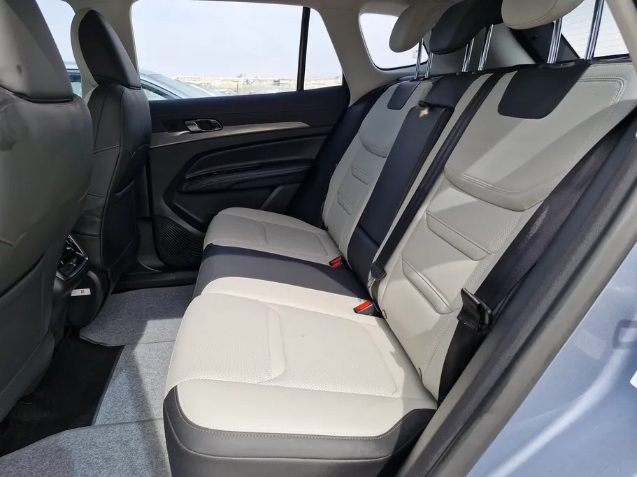 فورد تريتوري امبيانتي 2025 