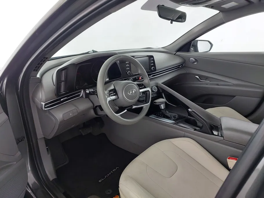 2023 Hyundai Elantra Smart 