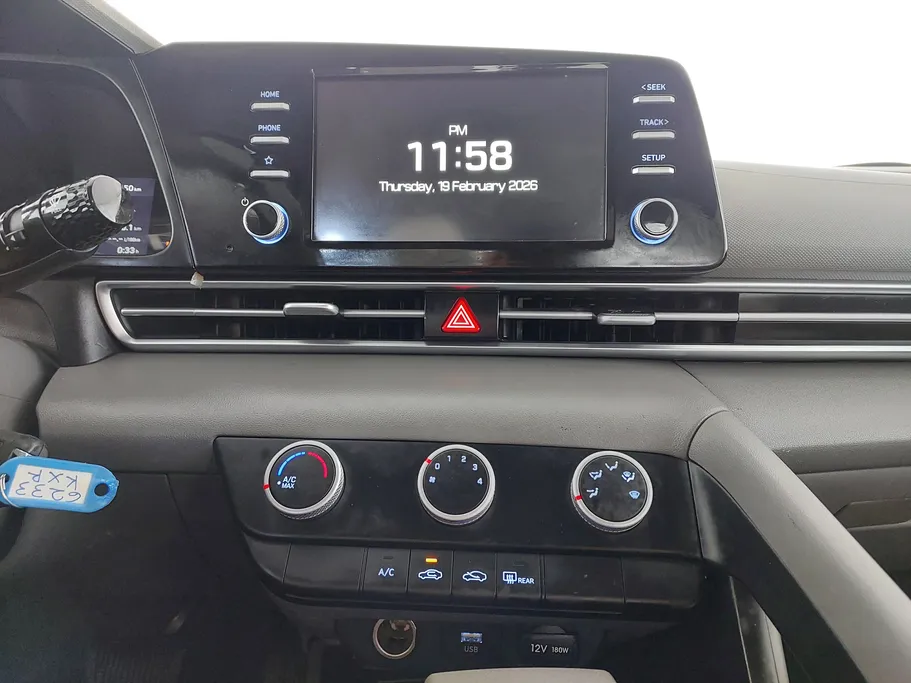 2023 Hyundai Elantra Smart 