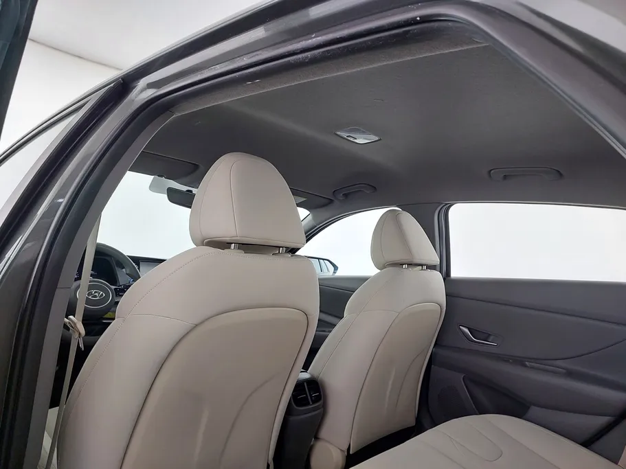 2023 Hyundai Elantra Smart 