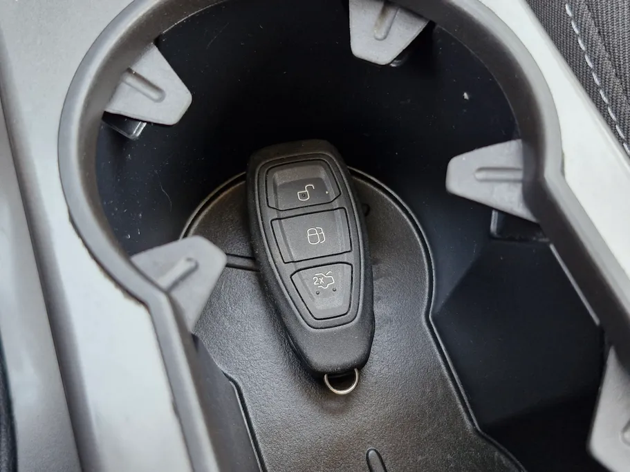 فورد اسكيب اس اى 2016 