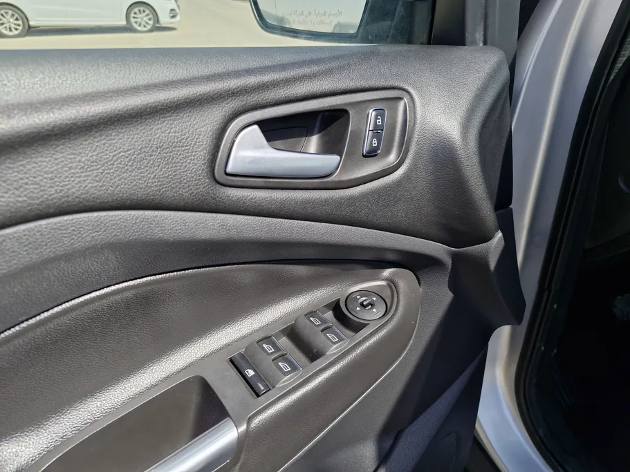 فورد اسكيب اس اى 2016 