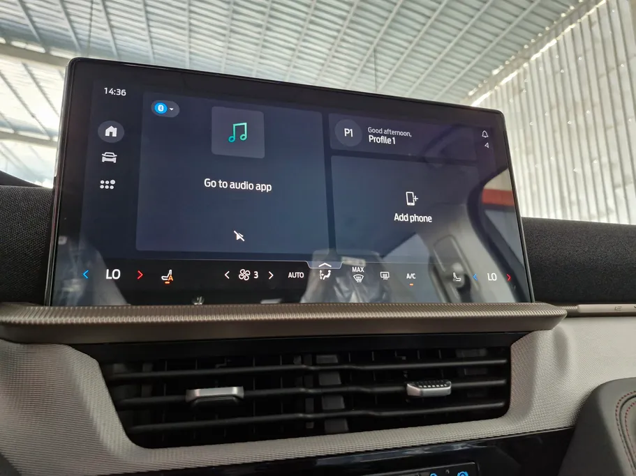 2025 Ford Explorer Active 200A 