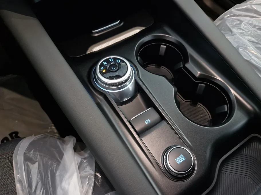 2025 Ford Explorer Active 200A 