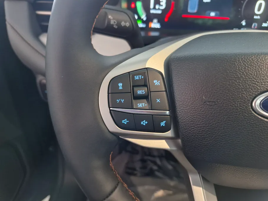 2025 Ford Explorer Active 200A 