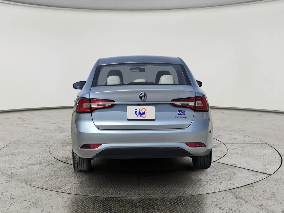 ام جي 5 LUX 2023 