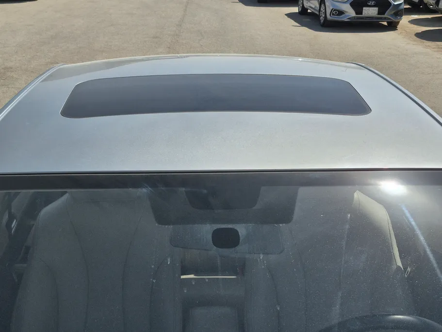 ام جي 5 LUX 2023 