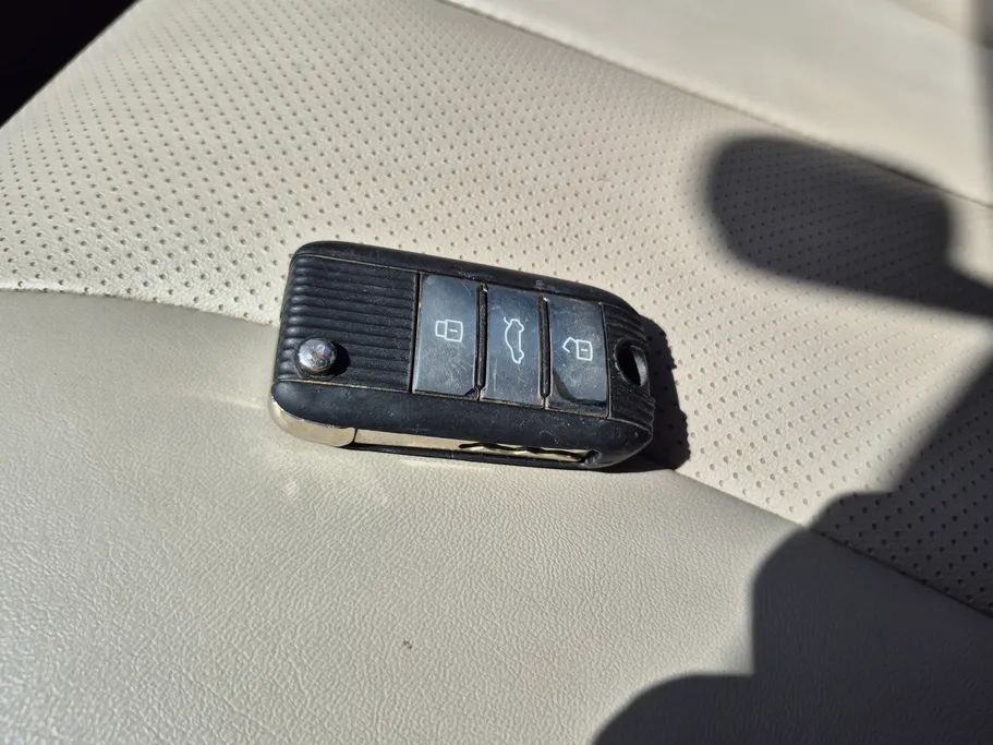 ام جي 5 LUX 2023 