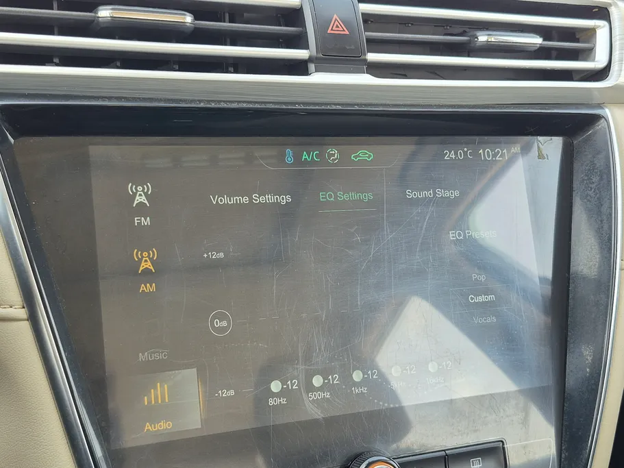 ام جي 5 LUX 2023 