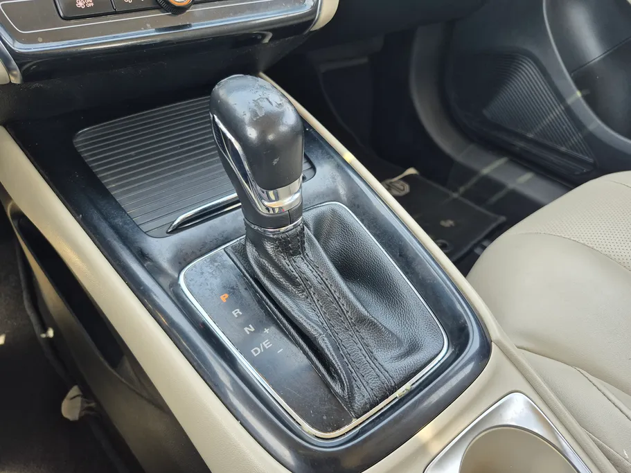 ام جي 5 LUX 2023 