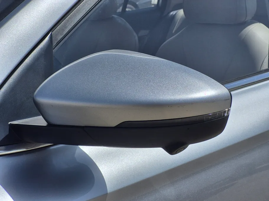 ام جي 5 LUX 2023 