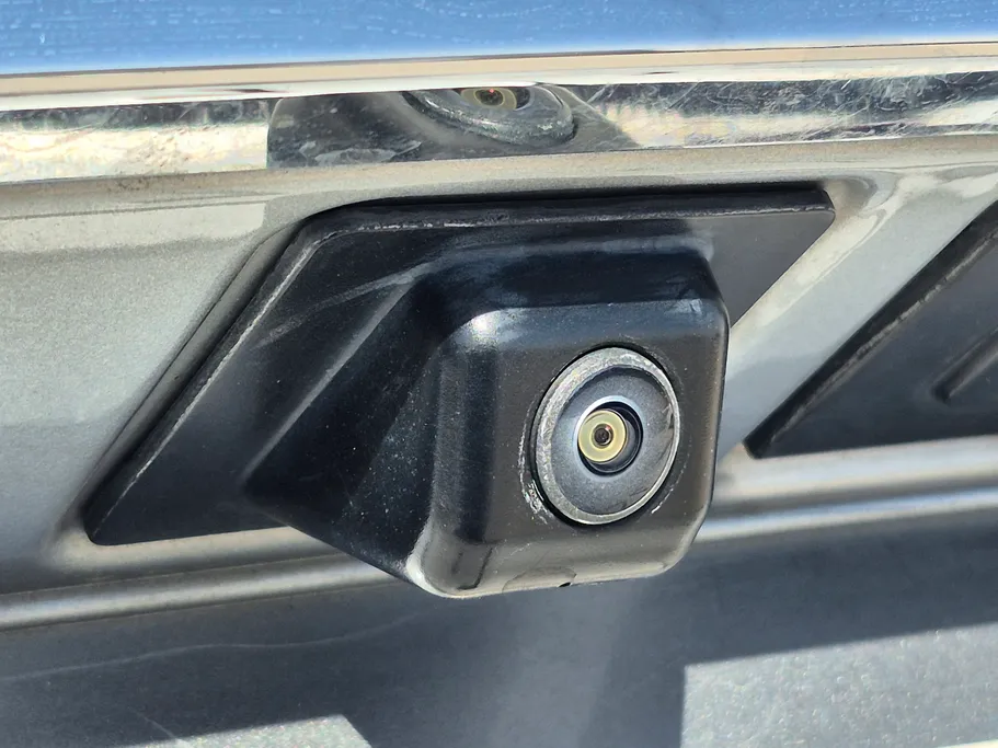 ام جي 5 LUX 2023 