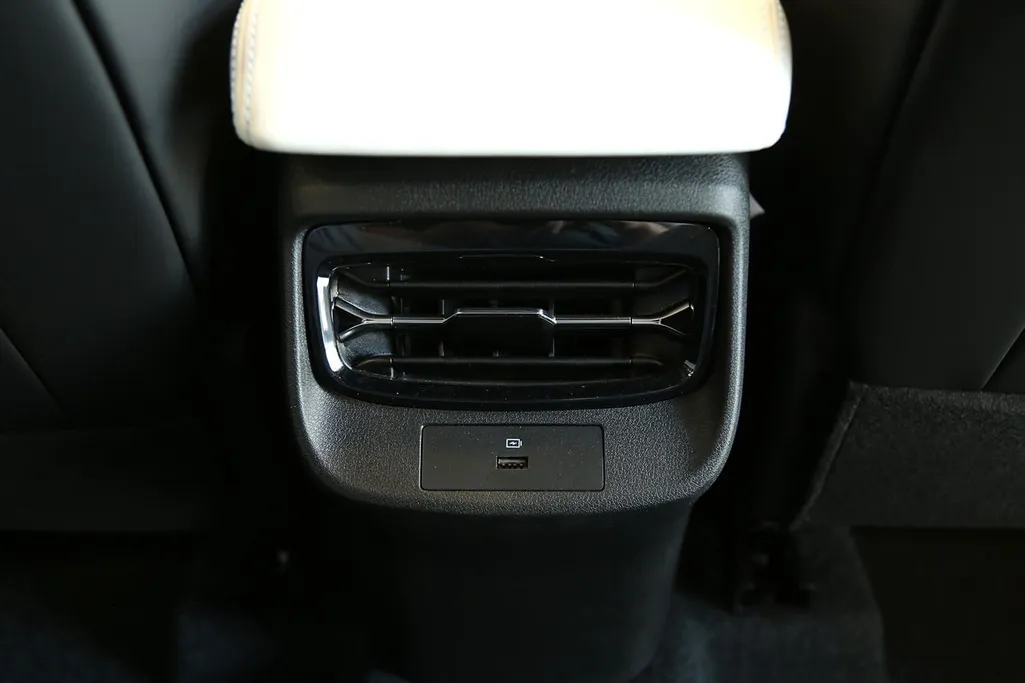 دونج فينج ميج اي 2 لاكجري 2026 