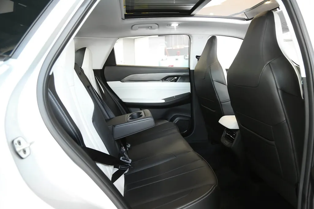 دونج فينج ميج اي 2 لاكجري 2026 