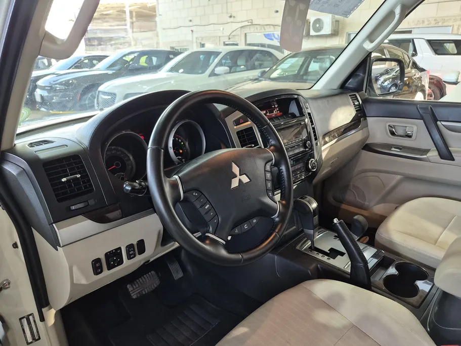 2022 Mitsubishi Pajero GLS 5Doors 