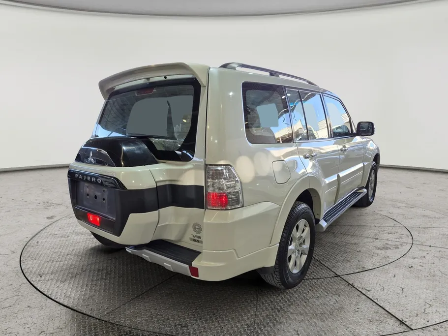 2022 Mitsubishi Pajero GLS 5Doors 