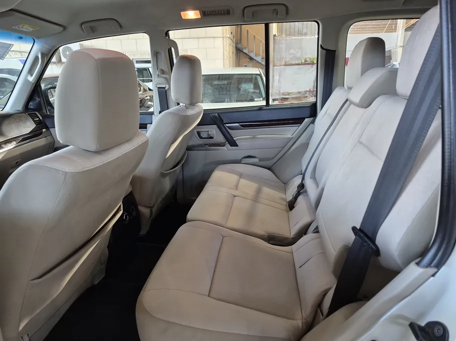 2022 Mitsubishi Pajero GLS 5Doors 