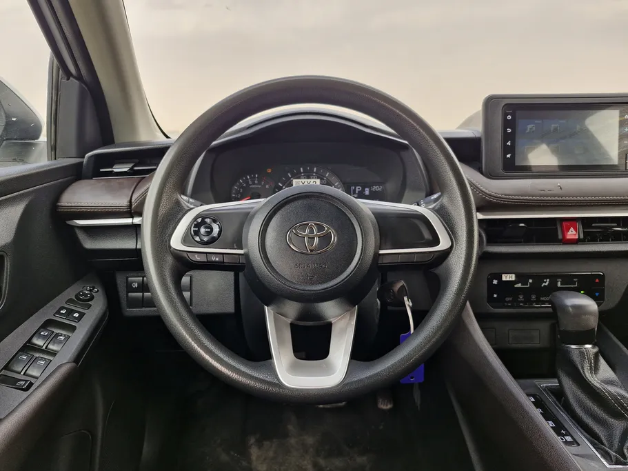 تويوتا يارس Y 2023 