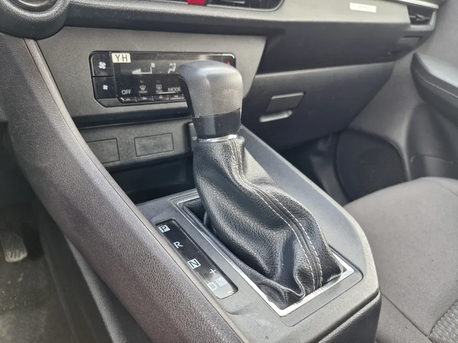 تويوتا يارس Y 2023 