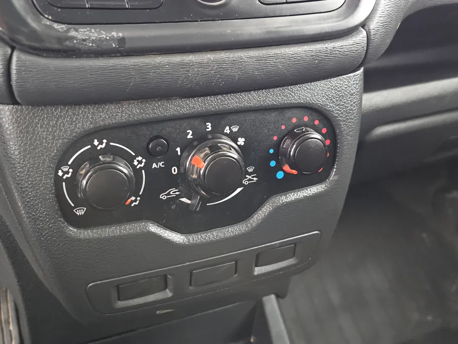 2021 Renault Docker Van بضاعة 