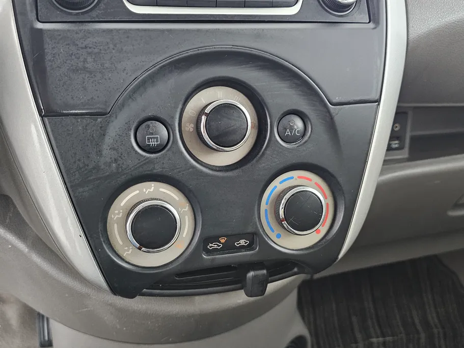 2020 Nissan Sunny SV 