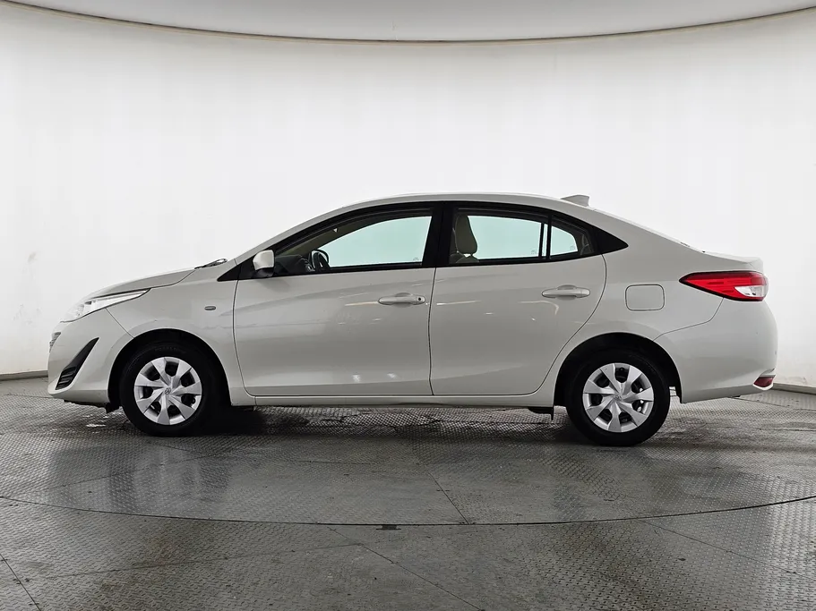 2019 Toyota Yaris  Y 