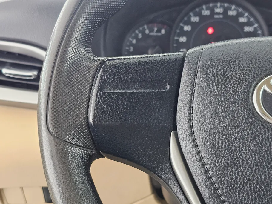 2019 Toyota Yaris  Y 