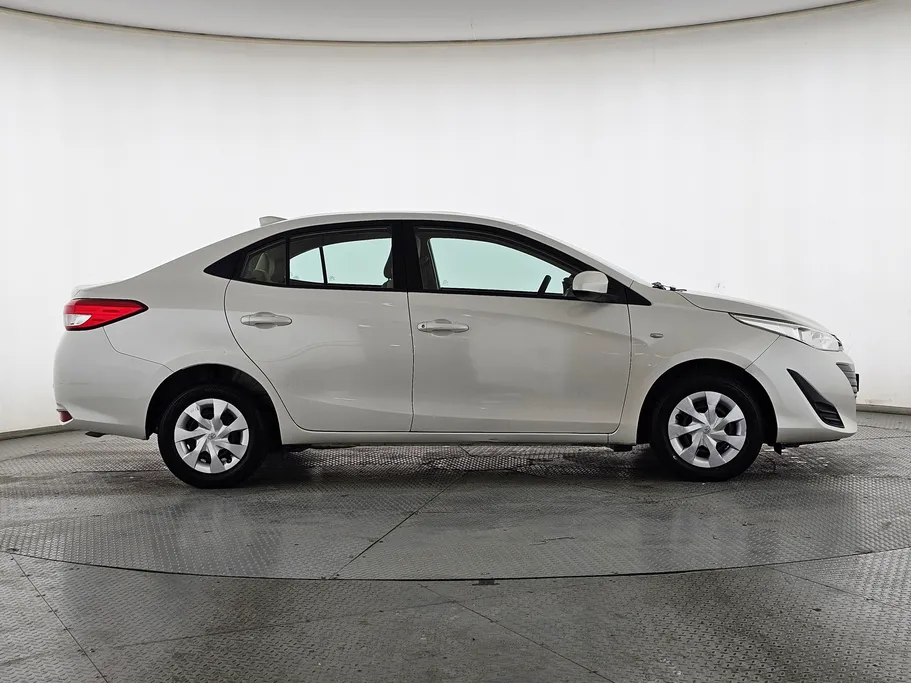 2019 Toyota Yaris  Y 