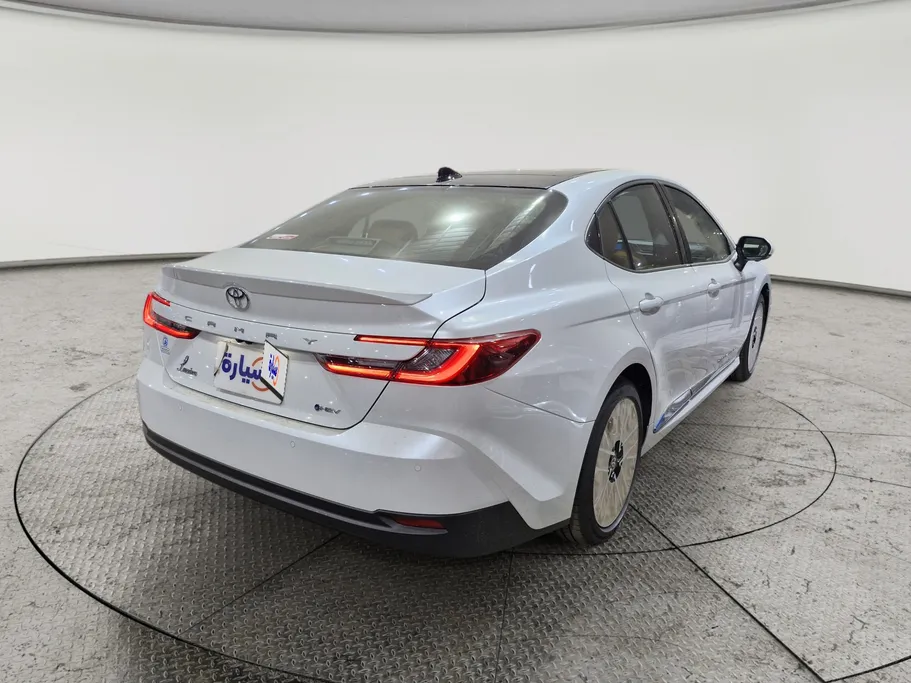 2026 Toyota Camry  LUMIERE HEV 