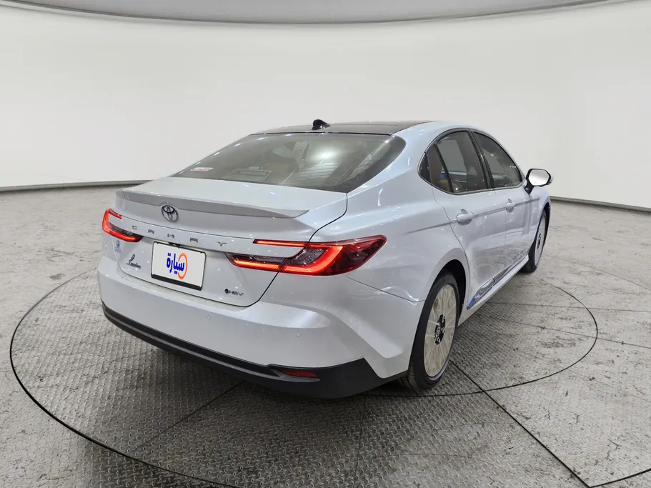 2026 Toyota Camry  LUMIERE HEV 