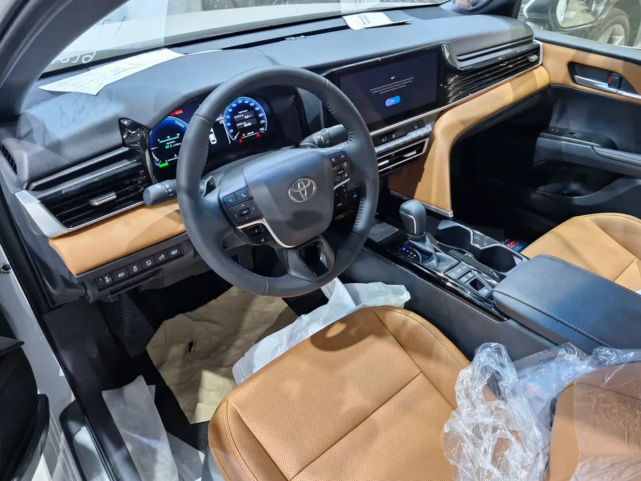 2026 Toyota Camry  LUMIERE HEV 