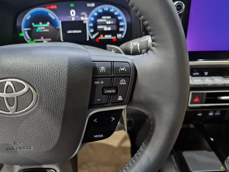 2026 Toyota Camry  LUMIERE HEV 