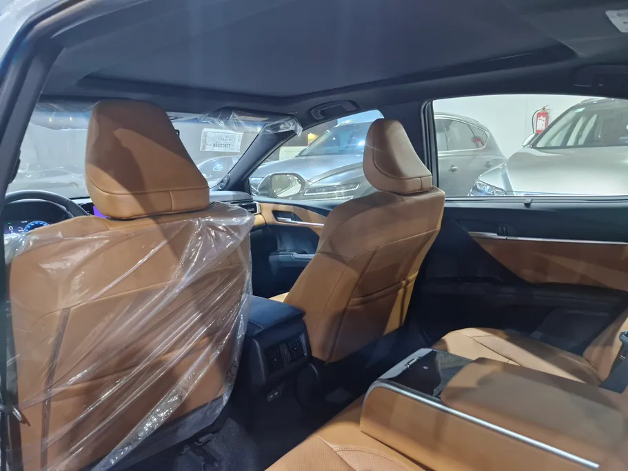 2026 Toyota Camry  LUMIERE HEV 