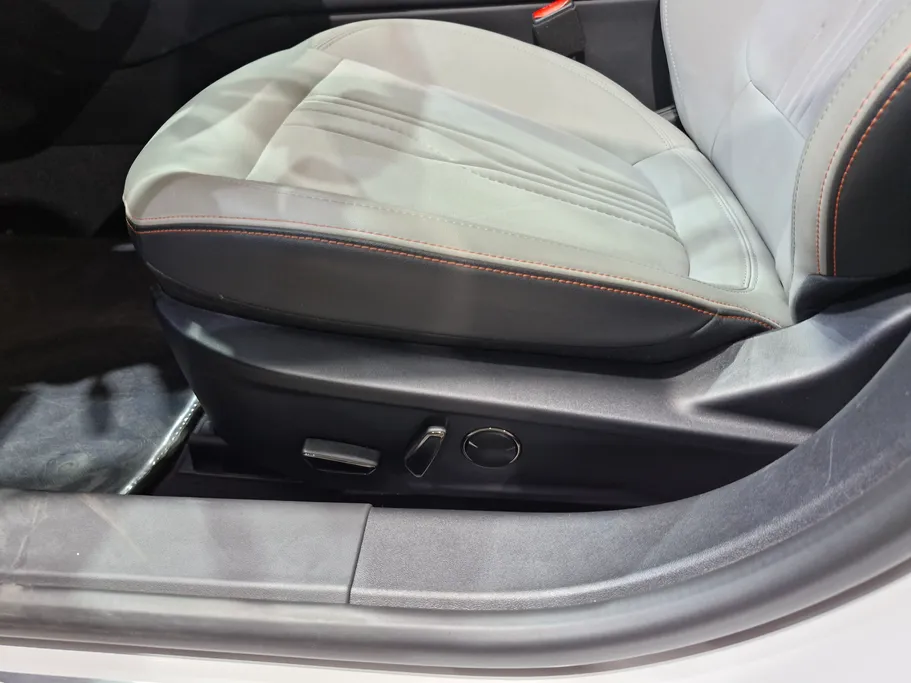 2025 Ford Taurus Titanium 