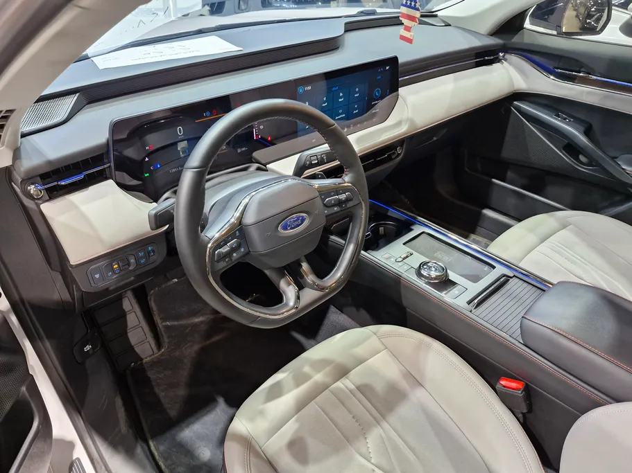 2025 Ford Taurus Titanium 