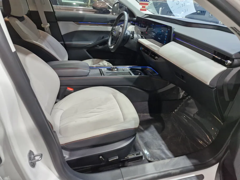 2025 Ford Taurus Titanium 