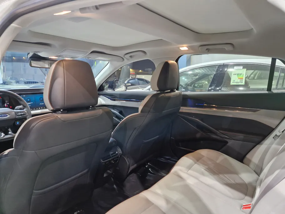 2025 Ford Taurus Titanium 