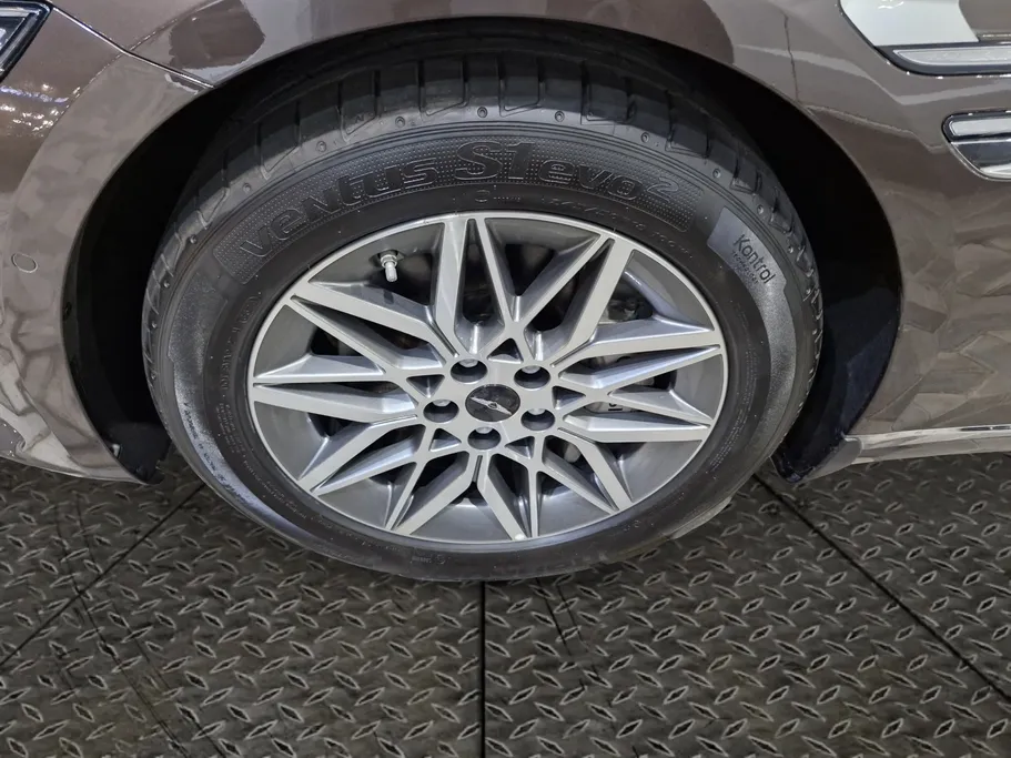 2025 Genesis G80 PRESTIGE 