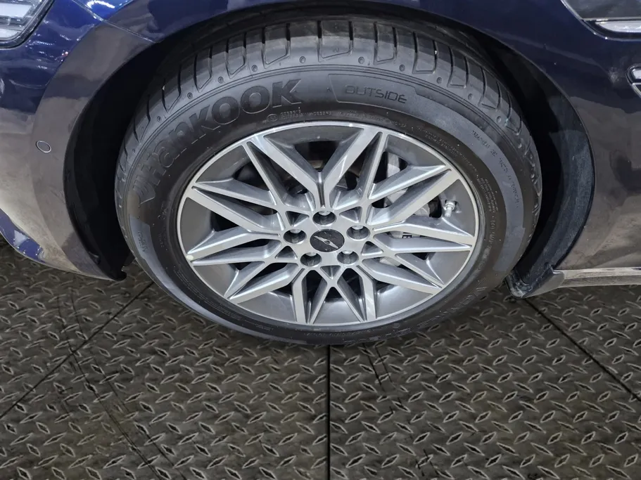 2025 Genesis G80 PRESTIGE 