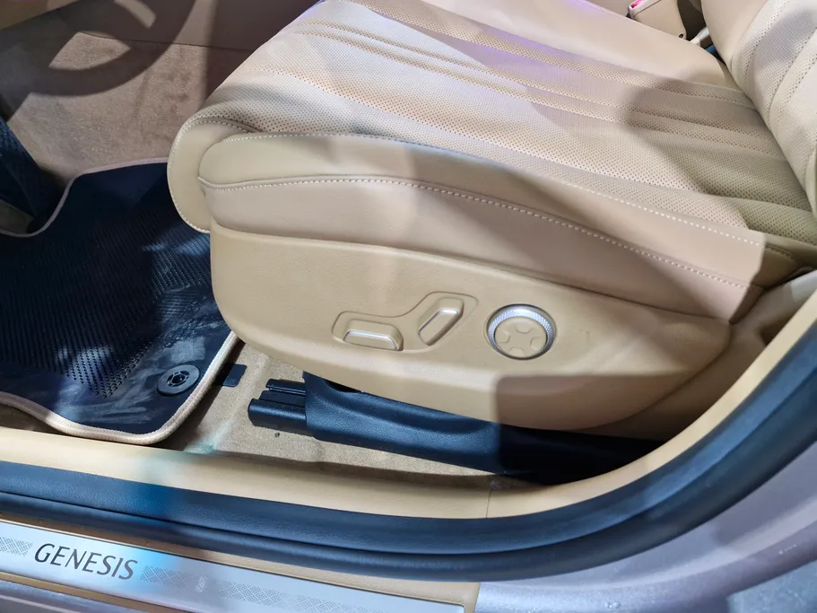 2025 Genesis G80 PRESTIGE 