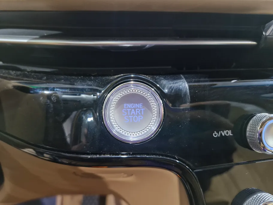 2025 Genesis G80 PRESTIGE 