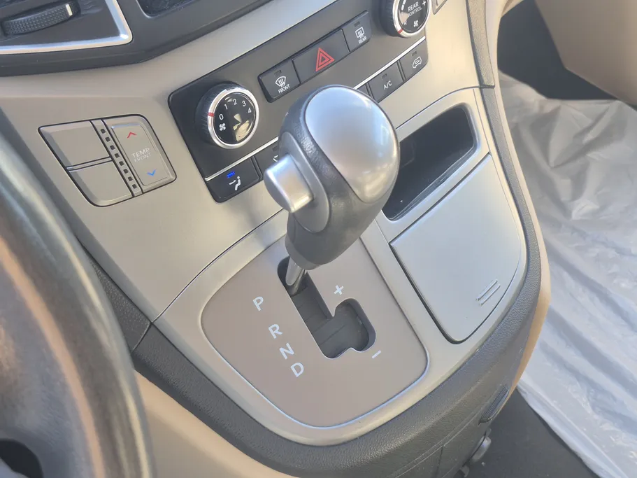 2021 Hyundai H1 passenger 