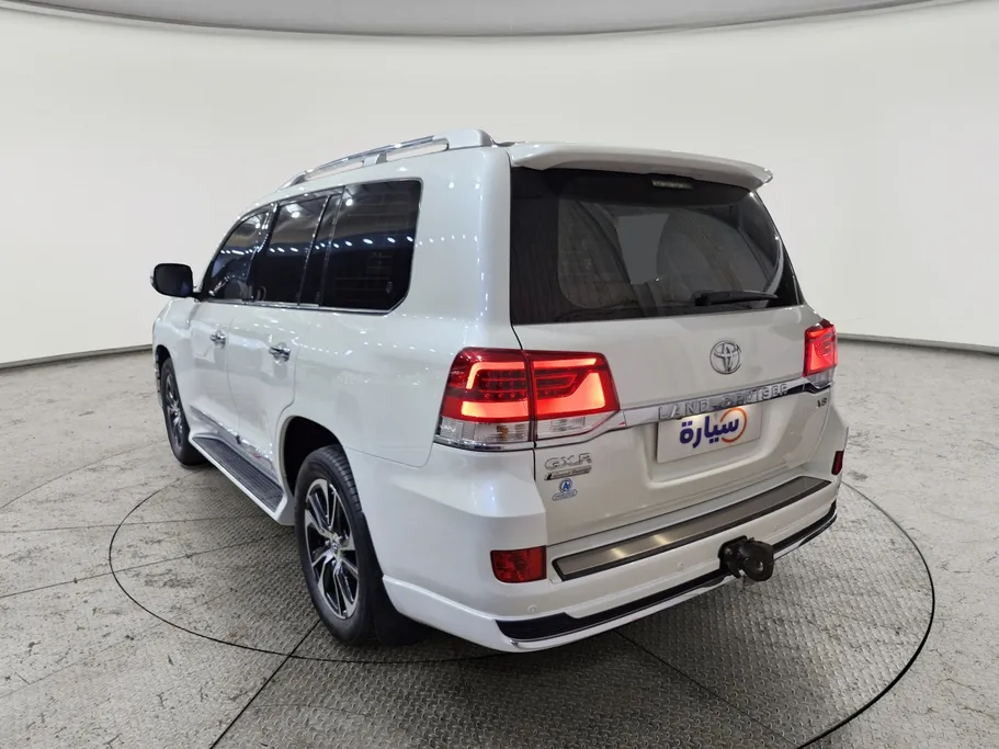 تويوتا لاندكروزر Grand Touring 2021 