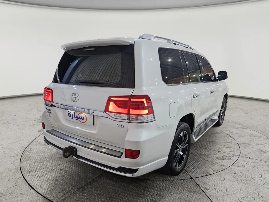 تويوتا لاندكروزر Grand Touring 2021 