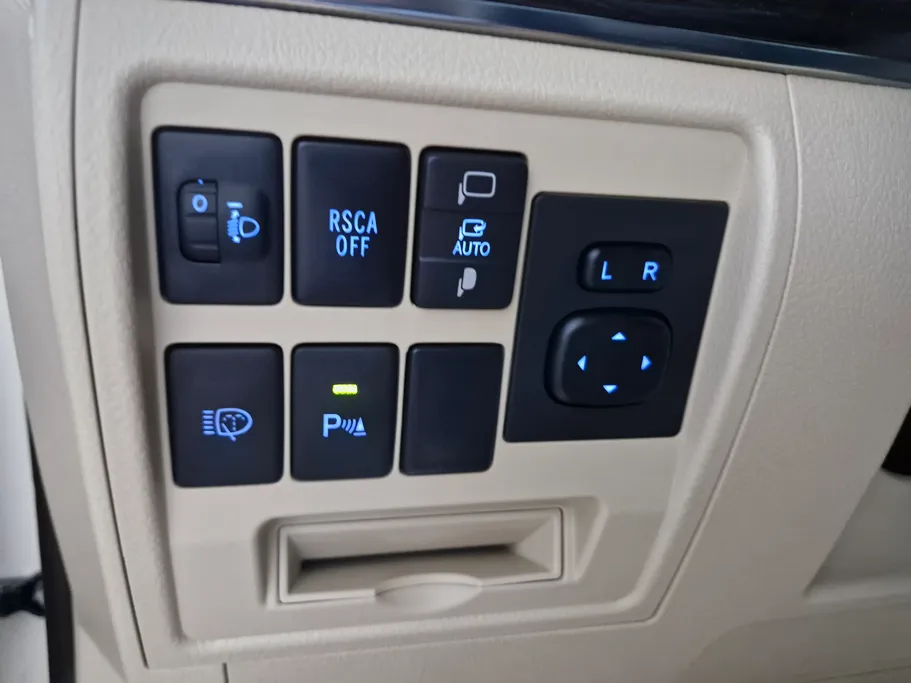 تويوتا لاندكروزر Grand Touring 2021 