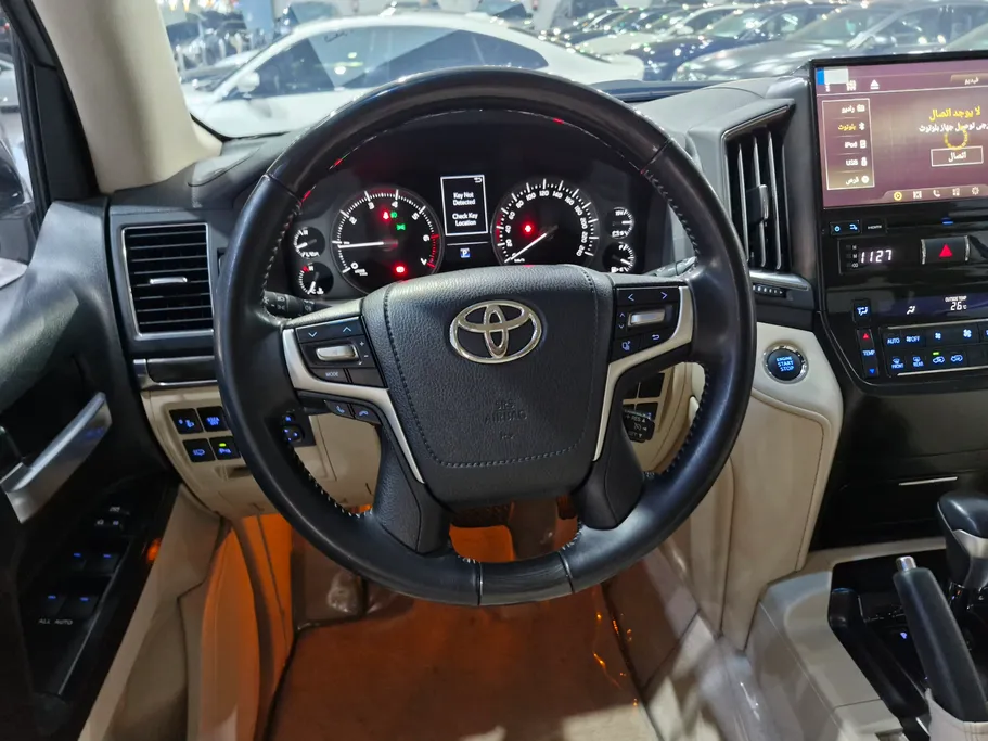 تويوتا لاندكروزر Grand Touring 2021 