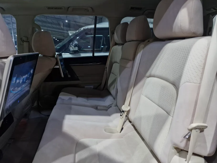 تويوتا لاندكروزر Grand Touring 2021 