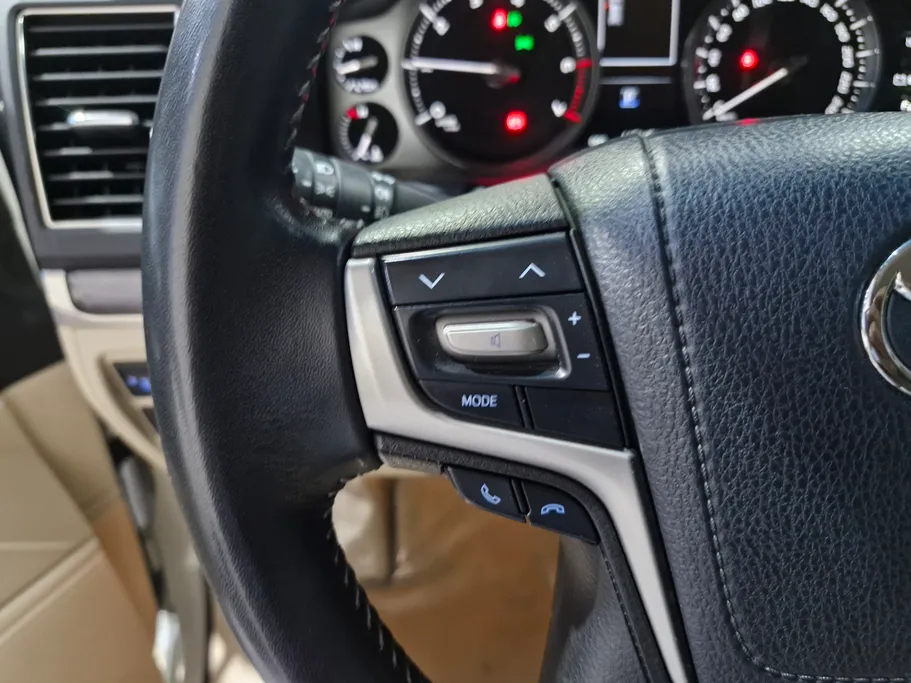 تويوتا لاندكروزر Grand Touring 2021 