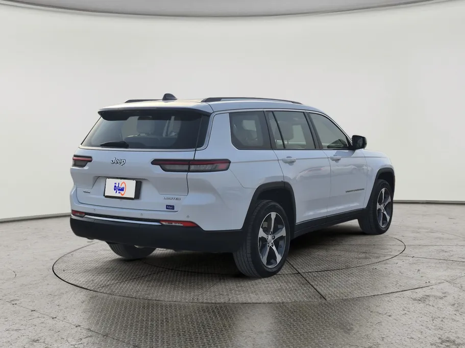 جيب جراند شيروكي ليمتد 2023 