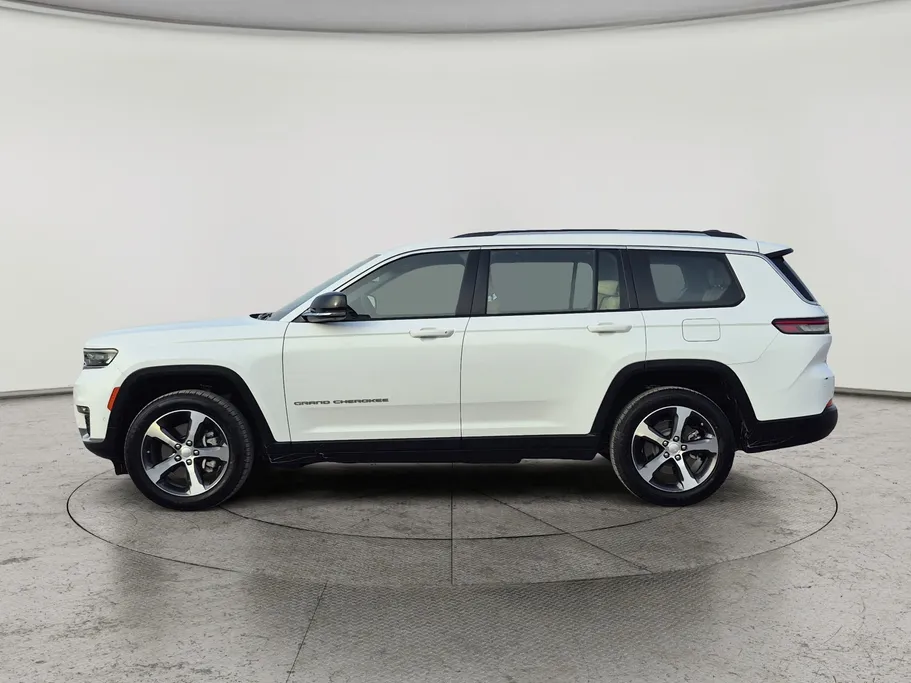 جيب جراند شيروكي ليمتد 2023 